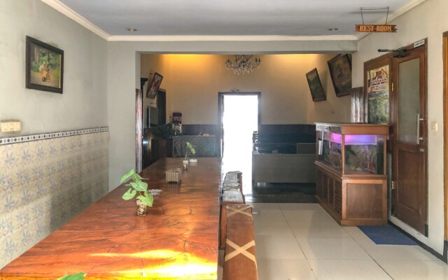RedDoorz Syariah @ Jalan Buring Malang