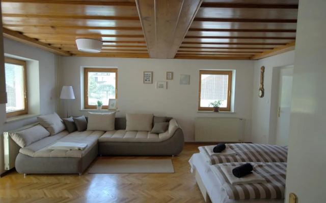 Anna's House