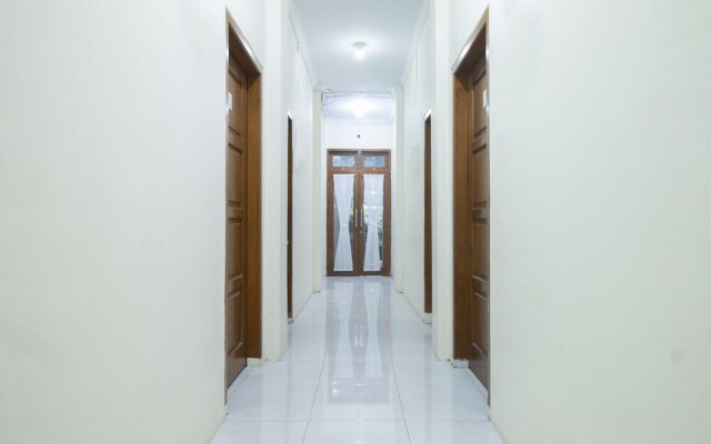 Griya Hanum Syariah by OYO Rooms