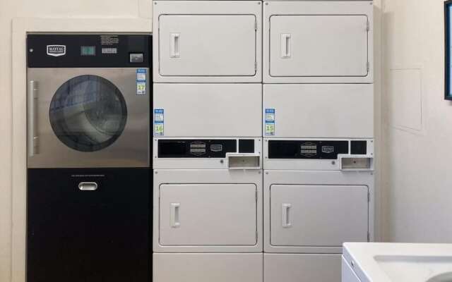 Villa Sunrise 1 Bedroom Condo by RedAwning