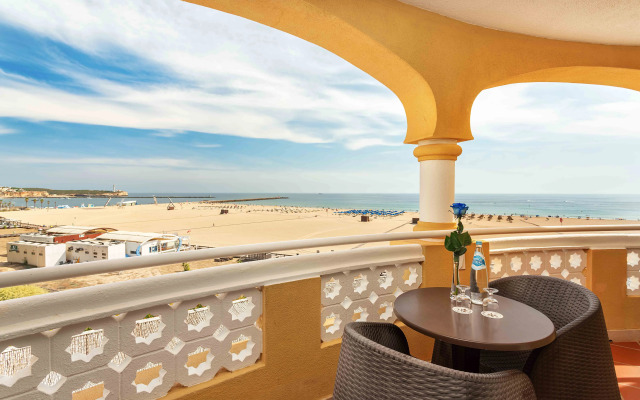 AP Oriental Beach