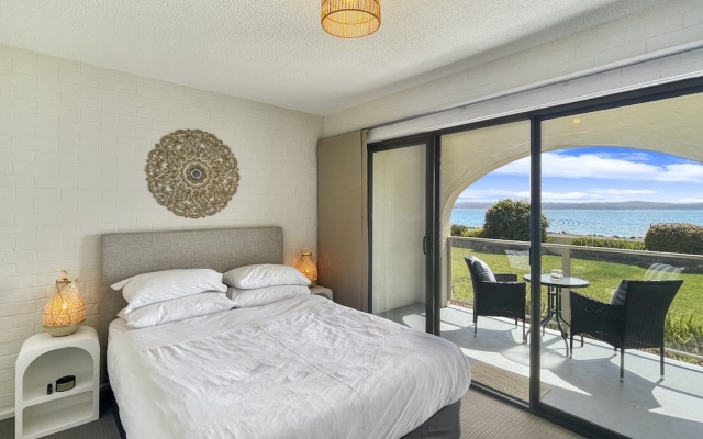 Beachside Apartment Overlooking Casey's Beach – Guest Rooms – Batehaven