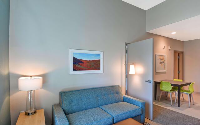 Home2 Suites by Hilton Palmdale, CA