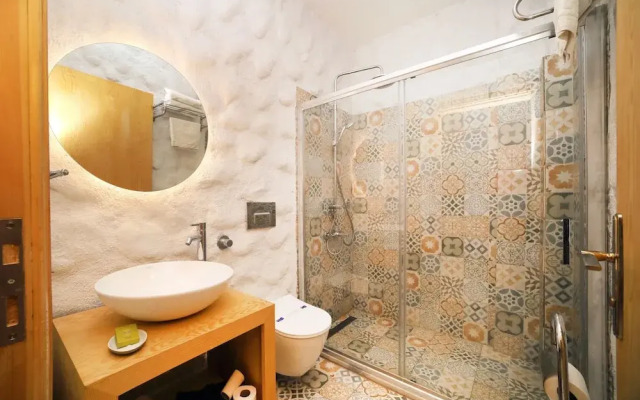 Huzurla Otel