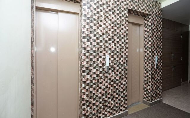 OYO 11973 Badri Palace