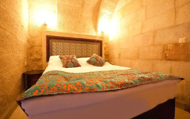 Monte Cappa Cave House