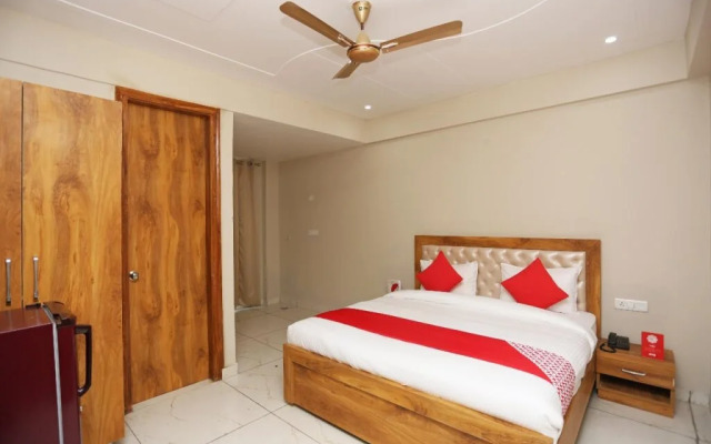 Palm Garden Suites By OYO Rooms