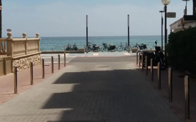 Economico apartamento 2a linea playa