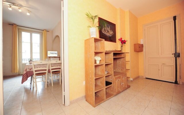 Easy Flat - Five Stars Holiday House