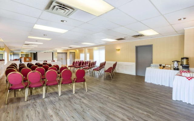 Ramada Coquitlam