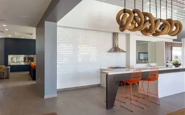 Hearth 219 Chic 1/1 in Santa Clara by RedAwning
