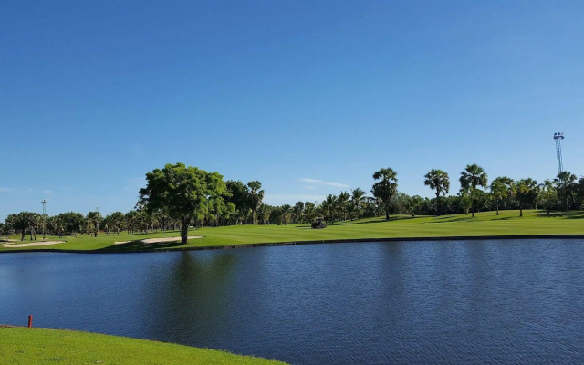 Suwan Golf and Country Club