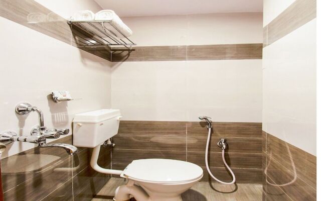 Oyo 29061 Suryas Grand