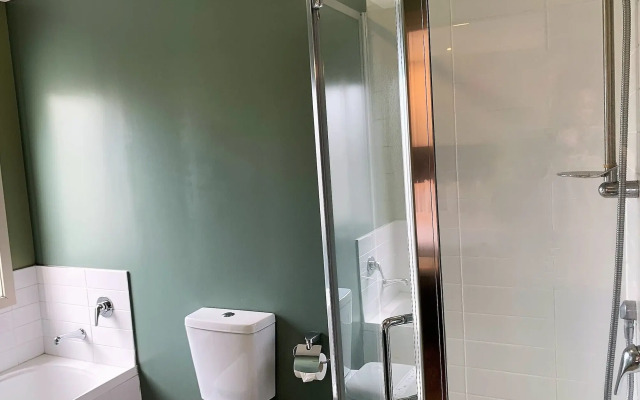 Auckland City Hotel
