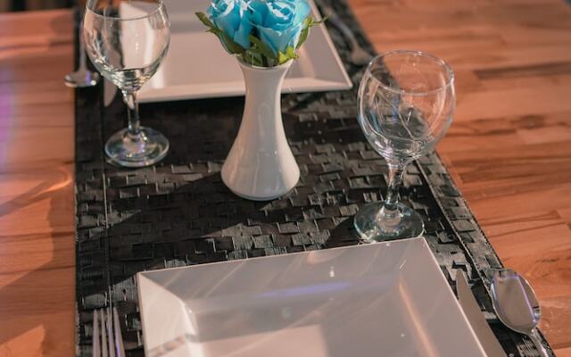 Dolphin Boutique Hotel & Restaurant