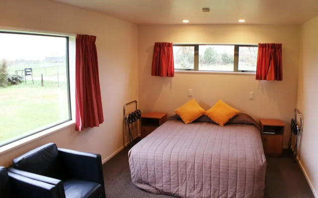 Glacier View Motel