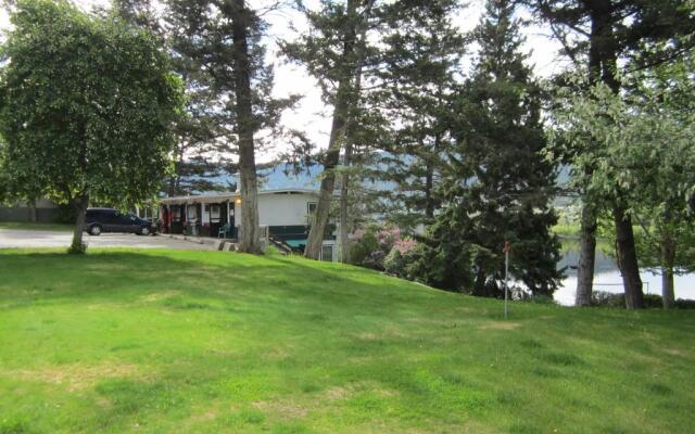 Lakeside Motel