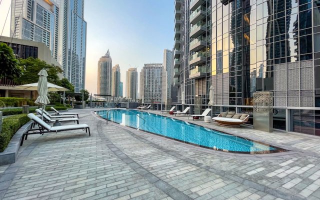 Maison Privee - Ultra Chic High-Floor Apt w/ Direct Burj Khalifa & Fountains Views