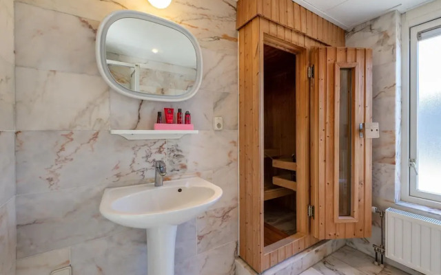 Bungalow Near Oosterschelde Beach