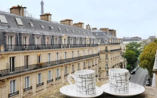 Studio charmant avec balcon et vue sur Tour Eiffel