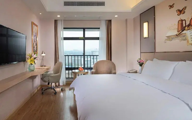 Vienna Hotel Nanning Xiangsi Lake University Town Branch