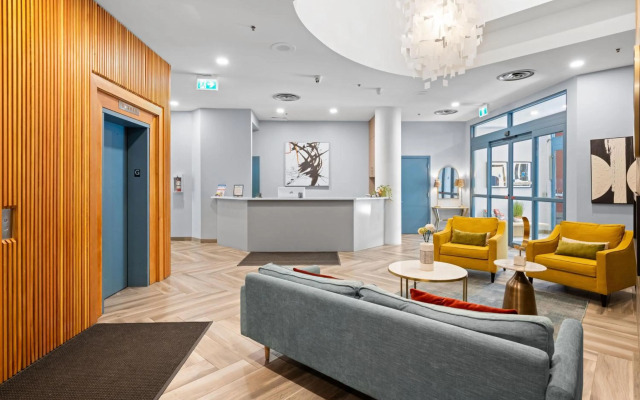 Alpenglow Lodge Family Studio with Sofa Bed by MVA