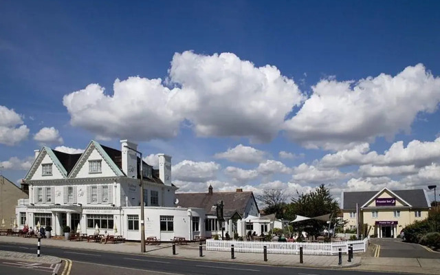 Premier Inn Southend-On-Sea Thorpe Bay