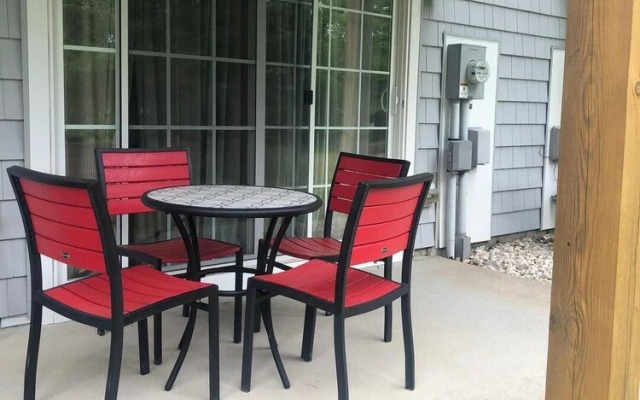 Canal Landing Court 36