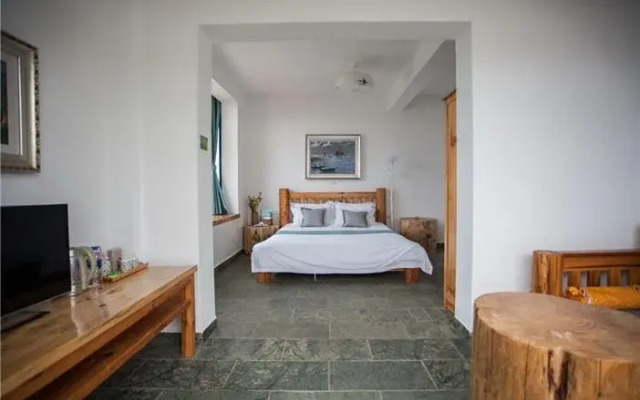 YiHai ZhuYuan Boutique Inn