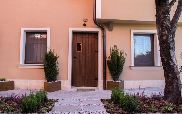 Saborna 25 Guest House