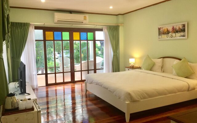 Tree House Hotel