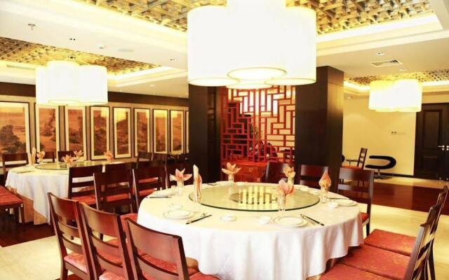 Yangguang Licheng Hot Spring Hotel - Beijing