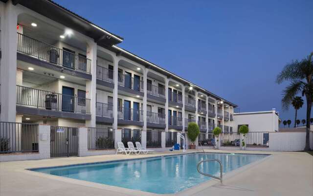 Motel 6 Artesia