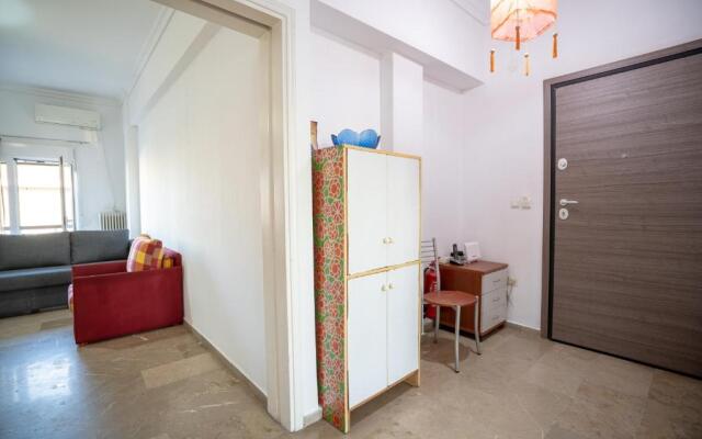 Dimotiko Theatro metro st. 1 bedroom 4 pers. flat