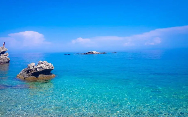 Mari-Christi Apartments