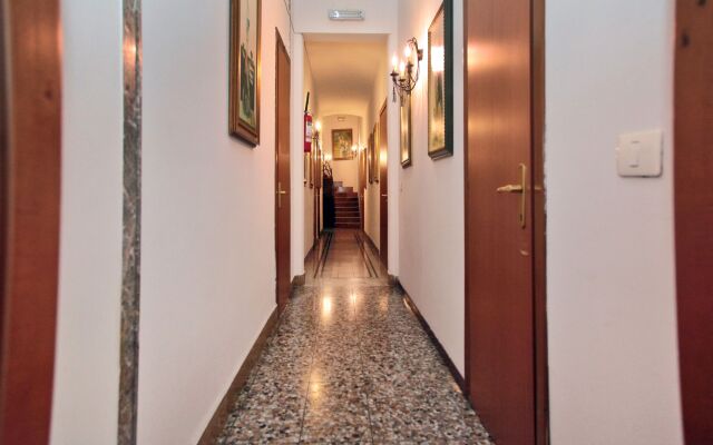 Crispi Rooms