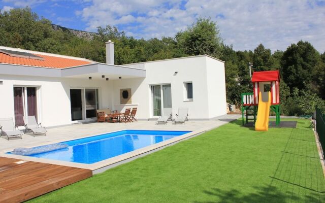 Holiday House Lovric