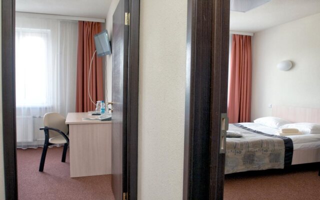 Halt Time Hotel