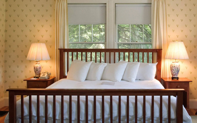 Asticou Inn