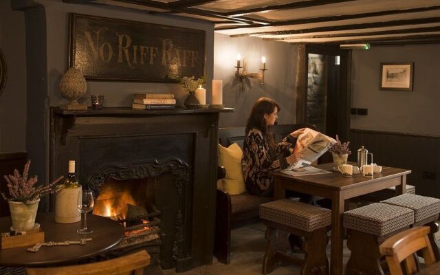 Lord Crewe Arms