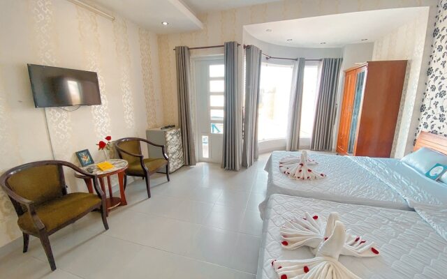 Phuoc Hai Hotel By The Moment