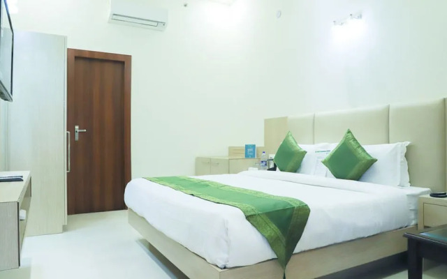 OYO 16768 Hotel Lotus Grand