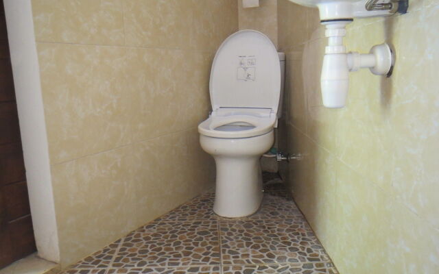 Amed Sari Beach Guesthouse