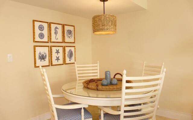 Cozy Beachfront Getaway With Pool and spa