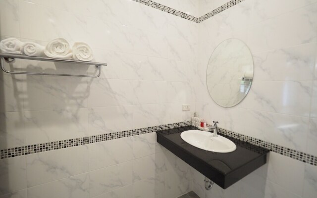 Chanapha Residence (SHA Extra Plus)