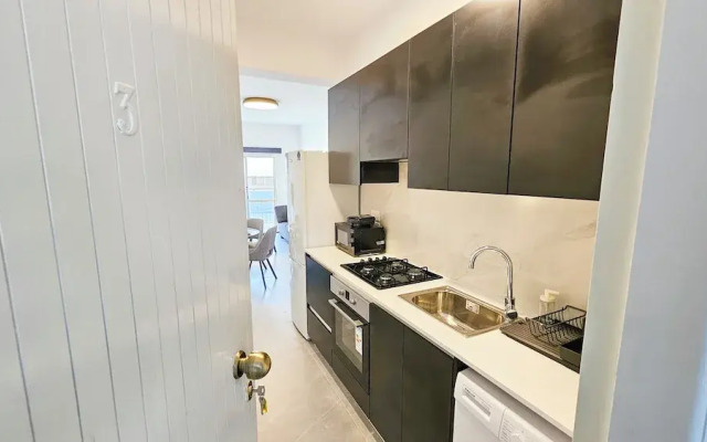 La Magenta Apartments
