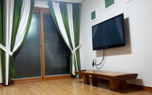 Buan Badatgaui Chueok Pension