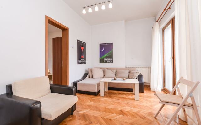 FM Deluxe 1-BDR Apartment - Artist's Place