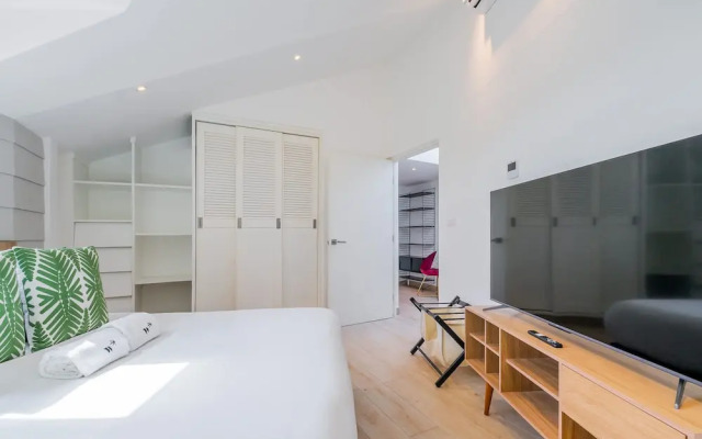 w Homely 2BR With Balcony in Panama