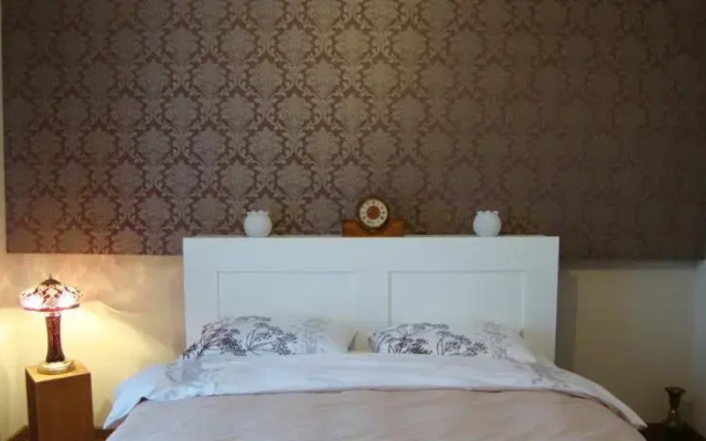 Elegant Romantic Apartment